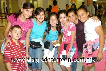 01052008
Carmen Abdó, Marcela Vera, Romina Marcos, Bárbara Reyes, Alejandra Burciaga, Yanalte Burciaga y José Abdó