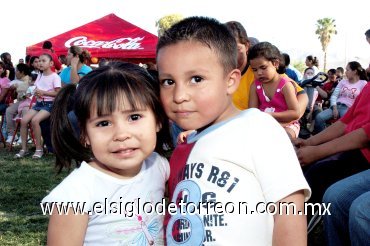 01052008
Danna Valtierra y Naithan Valtierra festejaron juntos el Día del Niño