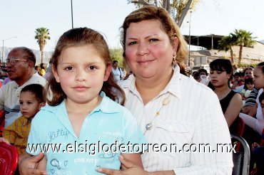 01052008
La pequeña Diana Cecy Olmos y Cecilia de Olmos