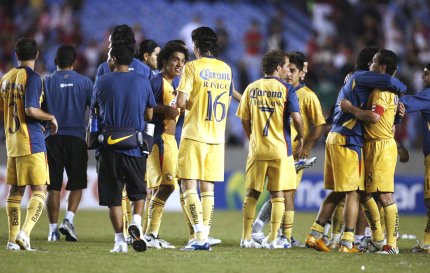 El Flamengo, hecho un manojo de nervios, no consiguió llegar a incomodar al conjunto mexicano, que veía realizarse un 'Maracanazo', un milagro en el que pocos creían.