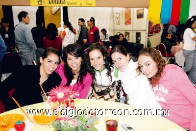 Ale Mascorro, Judith Díaz, Grace Gómez Junco, Mariangela Núñez y María Almodóvar.