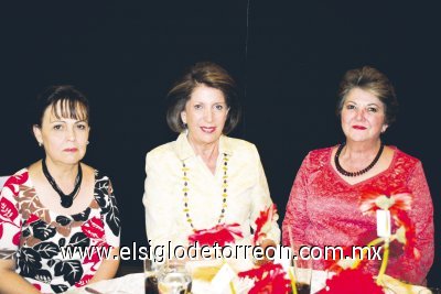 Guadalupe C. de Vega, Josie Reynoard de Iriarte y Celia de Iriarte.