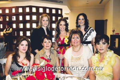 Karime y Alicia Jalife, Iliana Garza-Tijerina, Mary García, Verónica Grageda, María Elena Guerrero y María Luisa Ramos.