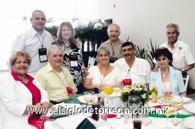 Hito García, Laurel Carrillo, Oliva Izaguirre, Arturo Félix, Cecilia Félix, Oliva Nammi, Salvador Ramírez, Andrés Castillo y Raúl Castillo.