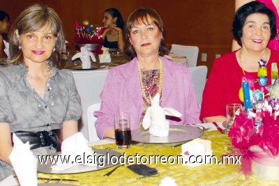 Adriana de Marcos, Lucía de Valdéz y Graciela de Gómez.