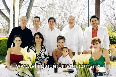 Patricia Cerón de Burillo, Lourdes Castil, Susana Burillo, Lorena Villarreal, Francisco Martín, Antonio Burillo, Cecilia Rodríguez, Javier Ochoa y Oscar Villarreal.