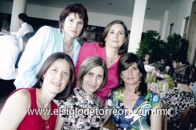 Sandra de Larrínaga, Crisanta de Roel, Alida de Díaz Flores, María Ofelia de Torre y Cecilia González de Sáenz.