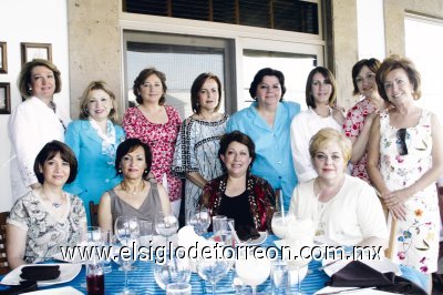 Lety Martínez, Ángeles de Lara, Cuca de Canedo, Alicia de Villarreal, Ana Carmen López, Chelo de Macías, Laura González, Tere de Herrera, Julia de Peña, Mague de Martínez y Dulce Correa.