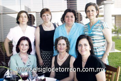 Festeja entre amigas
Nena de Fernández, Marianto de Haro, Pilar de González, Tere de Belausteguigoitia, Ángela de Campuzano y Alejandra de Larrínaga.