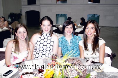 Ana Lorena García de Cárdenas, Claudia de González, Laurencia de Herrera e Iris de Giacomán.