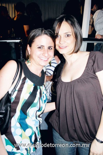 Karen Giacomán y Maricarmen Fernández.