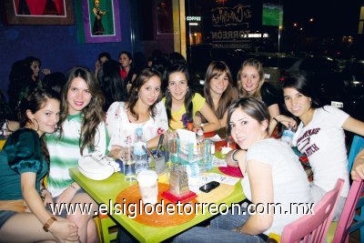 Isabel, Mariana, Laura, Yola, Paulina, Isabel y Cristy.