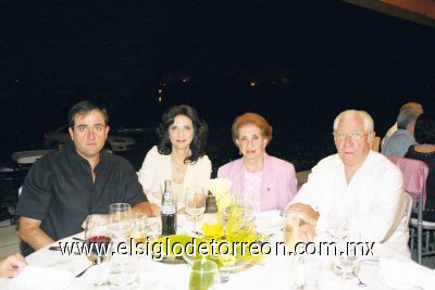 José Antonio Murra, Guillermina de Murra, María Elena de Fernández y Manolo Fernández.