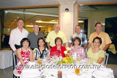 Alma y José Garza, Horacio y Esperanza Aranja, Sergio y Susana González, Jesús y Ángeles de Lara, Jorge y Angélica Leal.