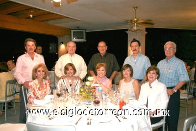 Michel y Caty Zreik, José y Alicia Cárdenas, Arturo y Nena Giacomán, Ramón y Gaby García, Luis y Susy Rodríguez.