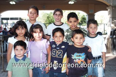 04052008
Alan Cruz, Alejandro Cruz, Iván Cruz, Édgar García, Ernesto García, Eduardo Fernández, Raúl Herrera, Sofía Ramos y Paola Garay.