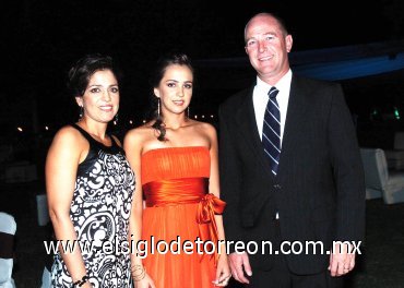 06052008
Analí con sus papás Alberto Alatorre Dresel y Ana Libia Gómez de Alatorre.