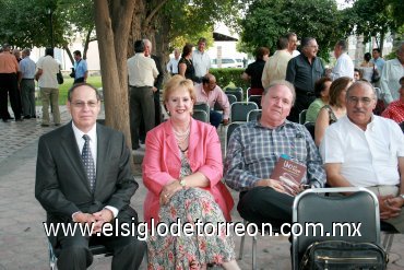 11052008
Germán Froto, Claudia de Froto, Enrique Huber y Jesús Reyes.