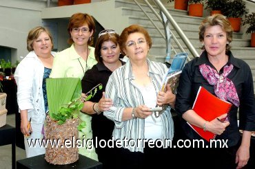 11052008
Mónica Valerio, Laura de Valdés, Bertha de Ceballos, Ángeles de Balcázar y Kity Domínguez