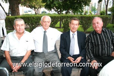 13052008
Antonio Duéñez, Juan Arizpe, Jesús García y Blas Sosa, en reciente acontecimiento.