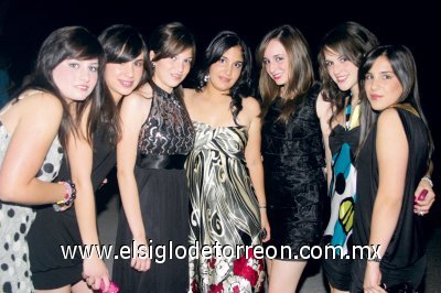 Daniela Acosta, Ana Cecy Giacomán, Valeria Mejía, Mariana Navarrete y Luisa Hernández y Estefanía Elósegui.