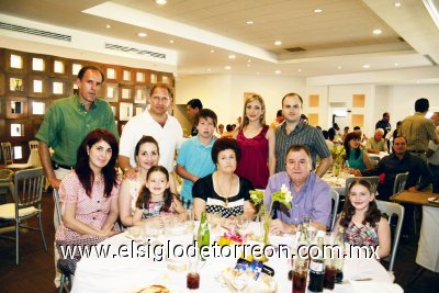 Familias González Zamorano, Mafud González y González Gil.