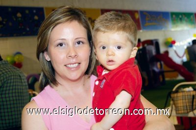 Paty De Cayón y Alejandro De Cayón Mitre.