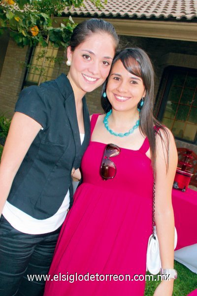 Karla Torres y Pilar Araujo.