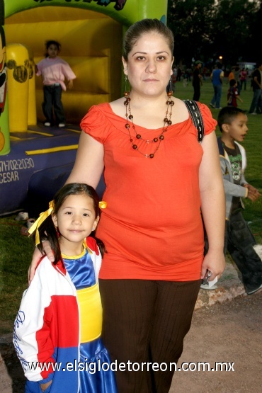 25052008
Carmen Acosta y Camila Acosta.