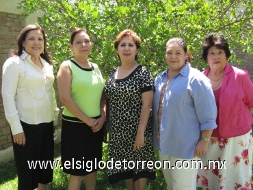 23052008
Margarita de Villarreal, Margarita de Martínez, Lupita de Flores, Ruth de Navarro y Nina de Ríos.