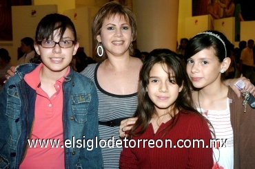 28052008
Luisa Fernanda Márquez, Patricia Moreno, Regina Gómez y Laura Patricia Pérez