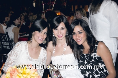 Areli Giacomán, Mariana Algara y Ale Celayo.