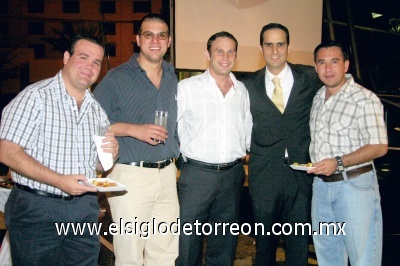 Alex Sada, Pablo Murra, Alberto Sada, Roberto Murra y José Martin Pérez.