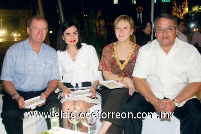 Javier Carrillo, Cecilia Ramírez, Luz María Russek y Oscar Russek.