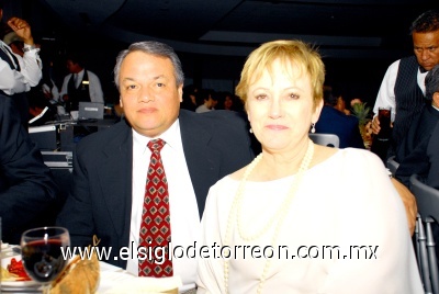 Luz María y Oscar Russek.