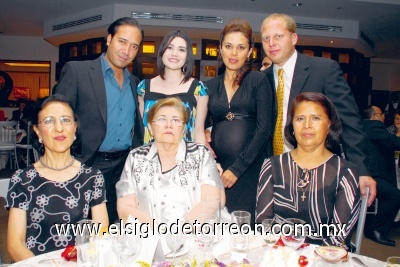 Edgar Hernández, Diana Rubio, Luis Valdéz, Juan José García, Irene Salas, Ernestina Herrera y Tere Zúñiga.