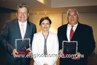 Festival de Teatro Universitario
Guillermo Ávalos González, Claudia Máynez y Luis Alberto Vázquez Álvarez.