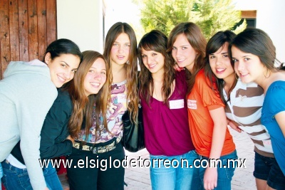 Renata Abusaid, María Llamas, Marcela Salazar, Sofía, Isabella, Paola y Sofía González.