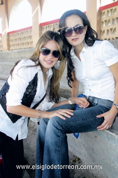 Ale Villarreal y Erika Wolf de Aguilera.