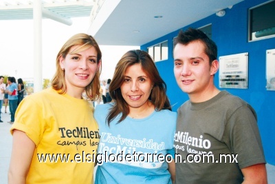 Iris Márquez, Claudia Anaya y Javier Martínez, organizadoras del evento.