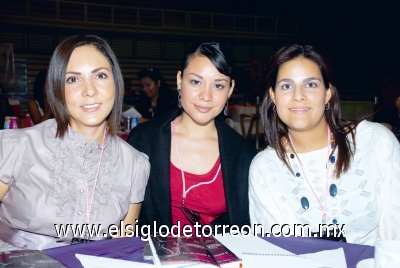 Claudia Dávila, Nadia de Cerna y Claudia Saens de Treviño.