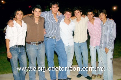 Gustavo Guerrero, Luis Espinoza, Luis Osorno, Javier Orduña, Toño Saro, David Orduña, Julio Robles y Paco Alarcón.