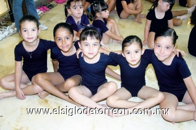 Valeria Durán, Valeria Maurech, Paty Anaya, Ivette Menchaca y Luisa Padilla.