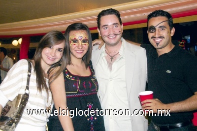 Paulina Navarrete, Andrea Monroy, Alejandro Teele y Chano Valdés.