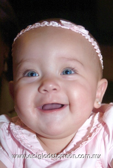 05062008
De lo más tierna lució Paulina de la Garza Jaime