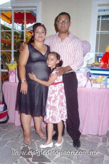 11062008
endy Martínez de Zamora, Heriberto Zamora y la pequeña María Fernanda Zamora