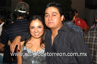 23062008
Gaby Pérez y Aldo Martínez.