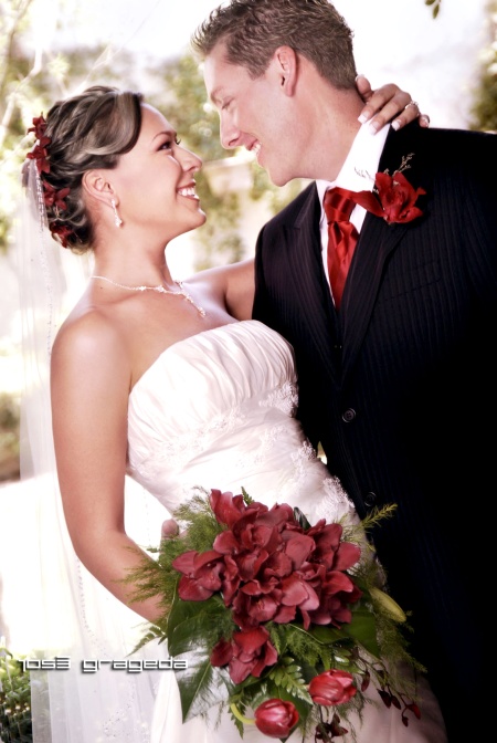 Sr. Jean Paul Lefrancois y Srita. María Esther Flores Delgado contrajeron matrimonio civil el pasado sábado 24 de mayo de 2008. 

Estudio Carlos Maqueda