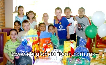 22062008
Amiguitos del niño Luis Carlos Prado Campos lo acompañaron en su celebración de ocho años.