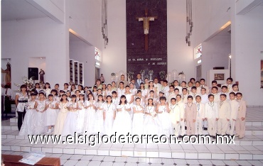 22062008
Primera Comunión de los niños del Colegio América que fueron preparados durante todo un año en la institución por las catequistas.